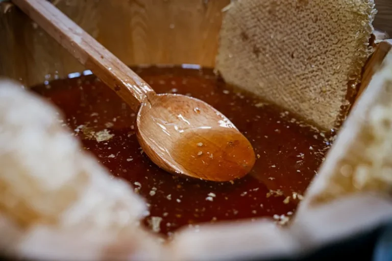 Caramel honey highlights: Style Guide, Trends, Looks, and Outfit Ideas