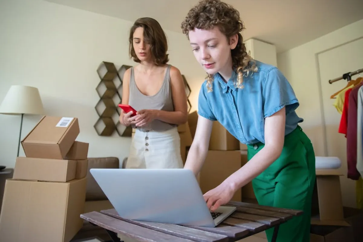 Small Apartment Living Checklist for Couples